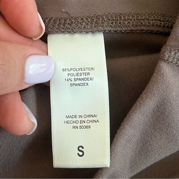 Juicy Couture Women's Legging with Pockets Size Small Color Plum Truffle​​​ - Picture 7 of 11